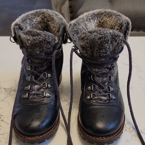 Women's Gray Fur-Lined Winter Boots